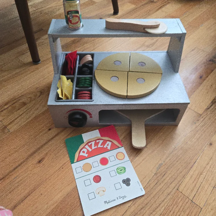 Melissa & Doug Wooden Pizza Counter Play Set image indicator(2)