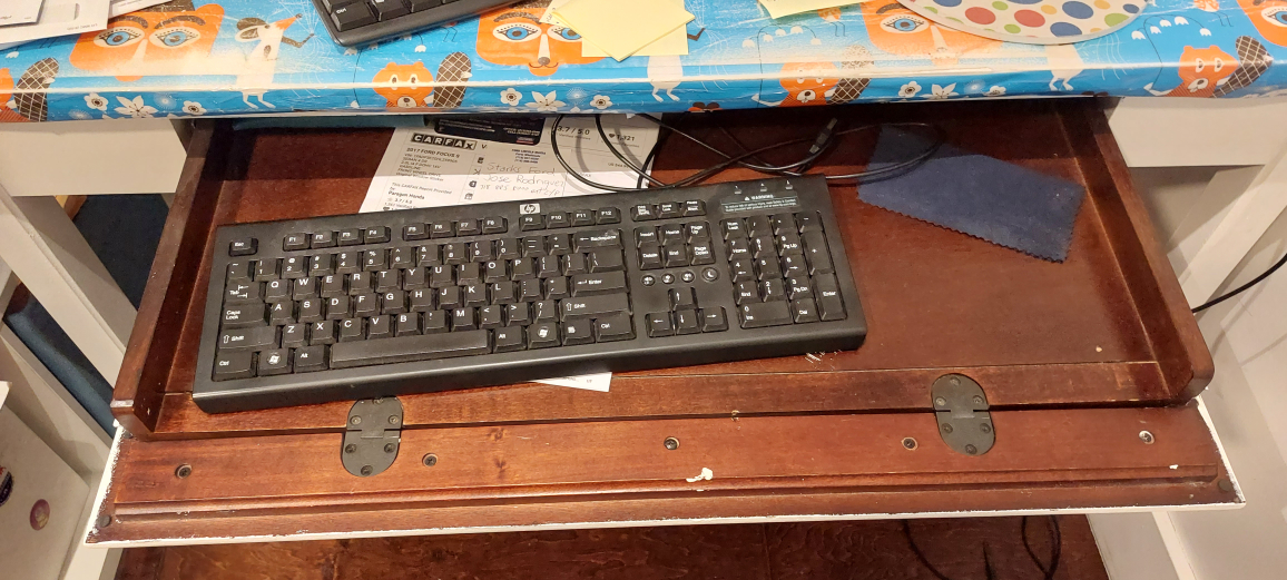 PC Table with drawer for keyboard - photo 3