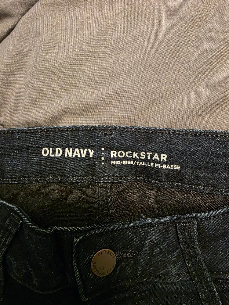 Old Navy Rockstar Jeans - Size 4 Regular image indicator(3)