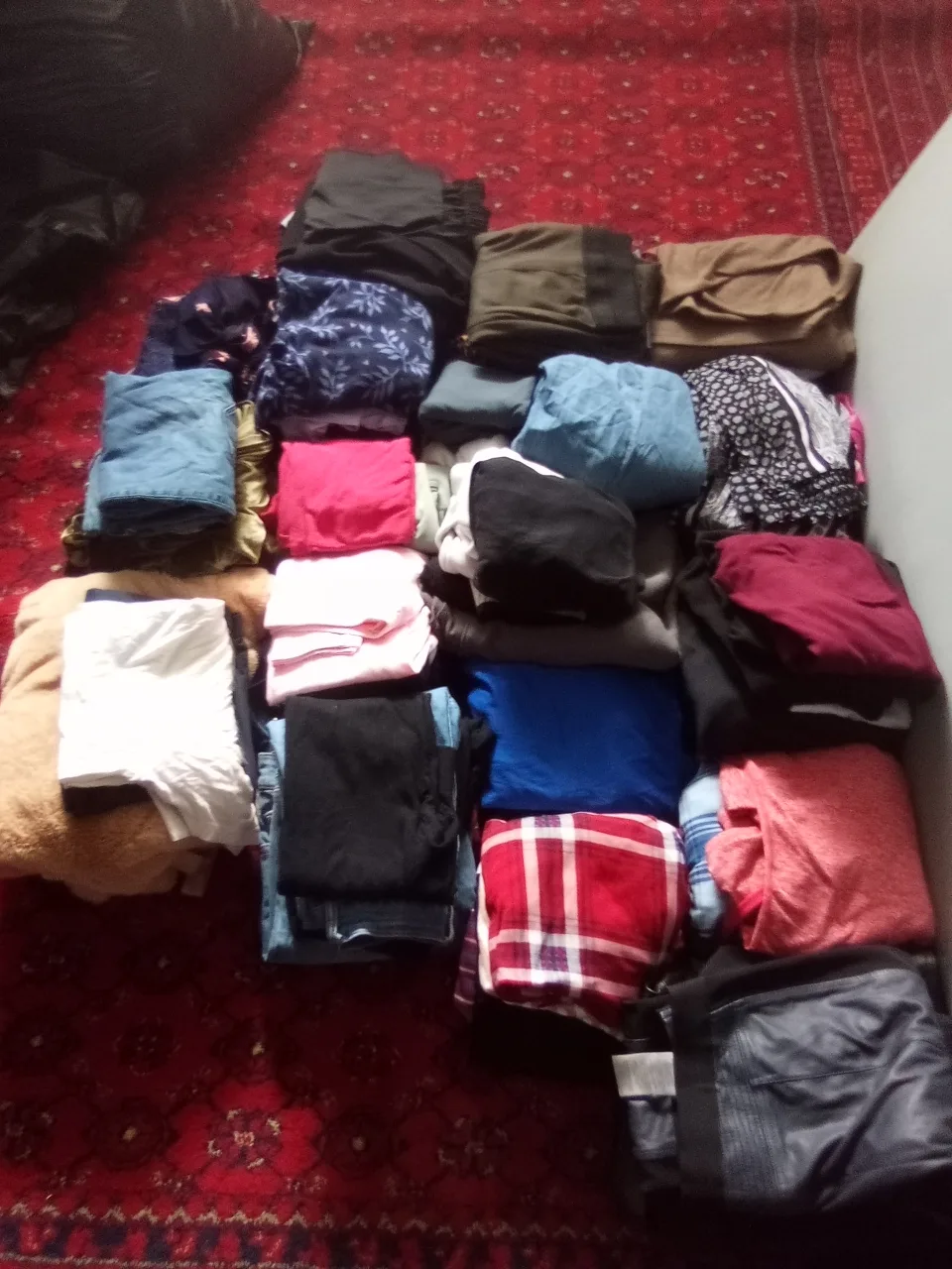 Woman's Clothing Lot thumbnail