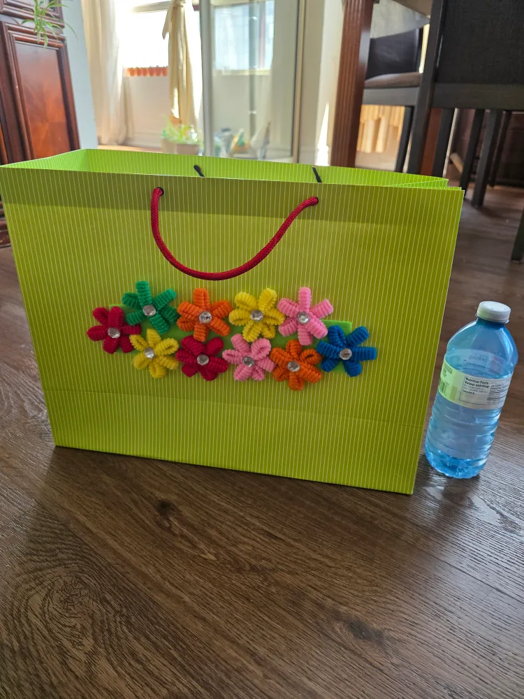 Upcycled Gift Bag with Flower Decoration image indicator(4)
