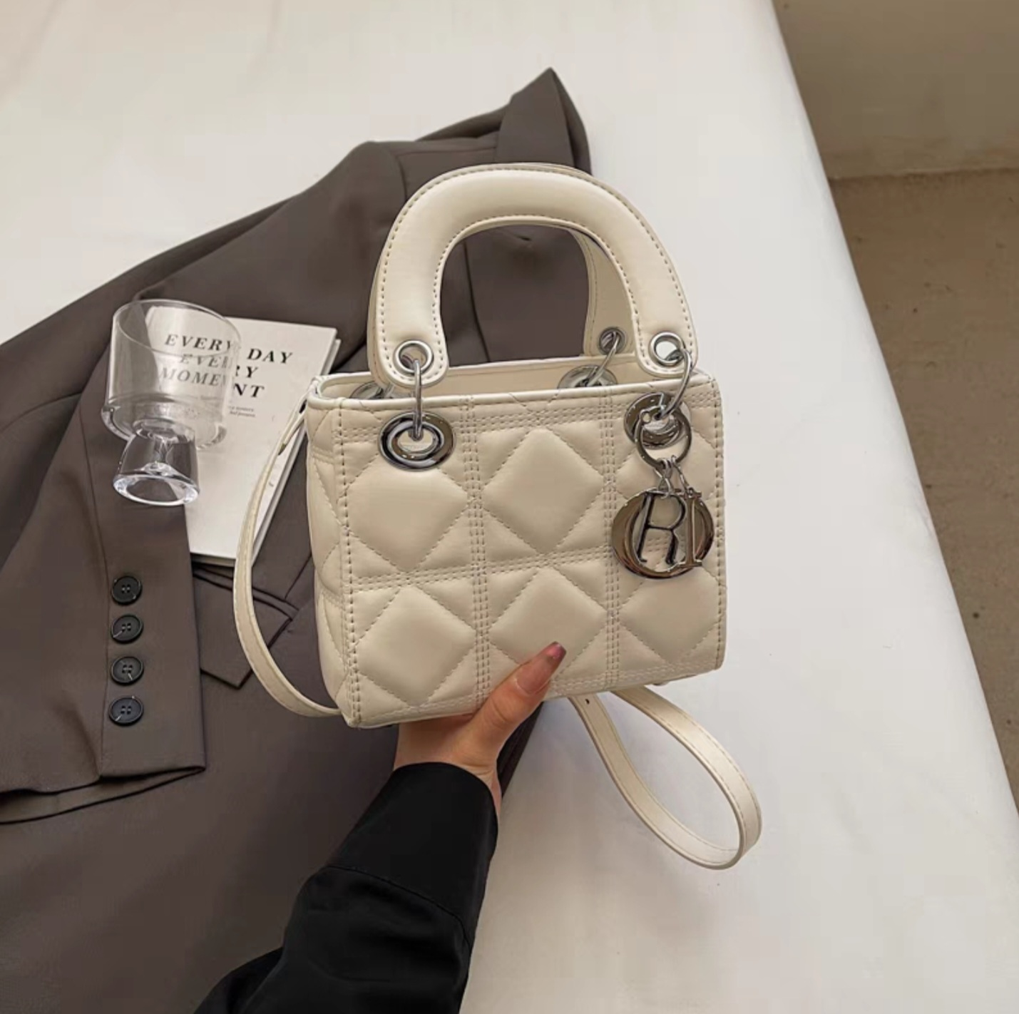 White Quilted Handbag - photo 3