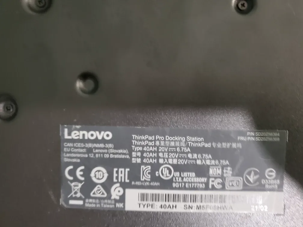 Lenovo ThinkPad Ultra Docking Stations (Type 40AJ) – Lot of 3 image indicator(2)