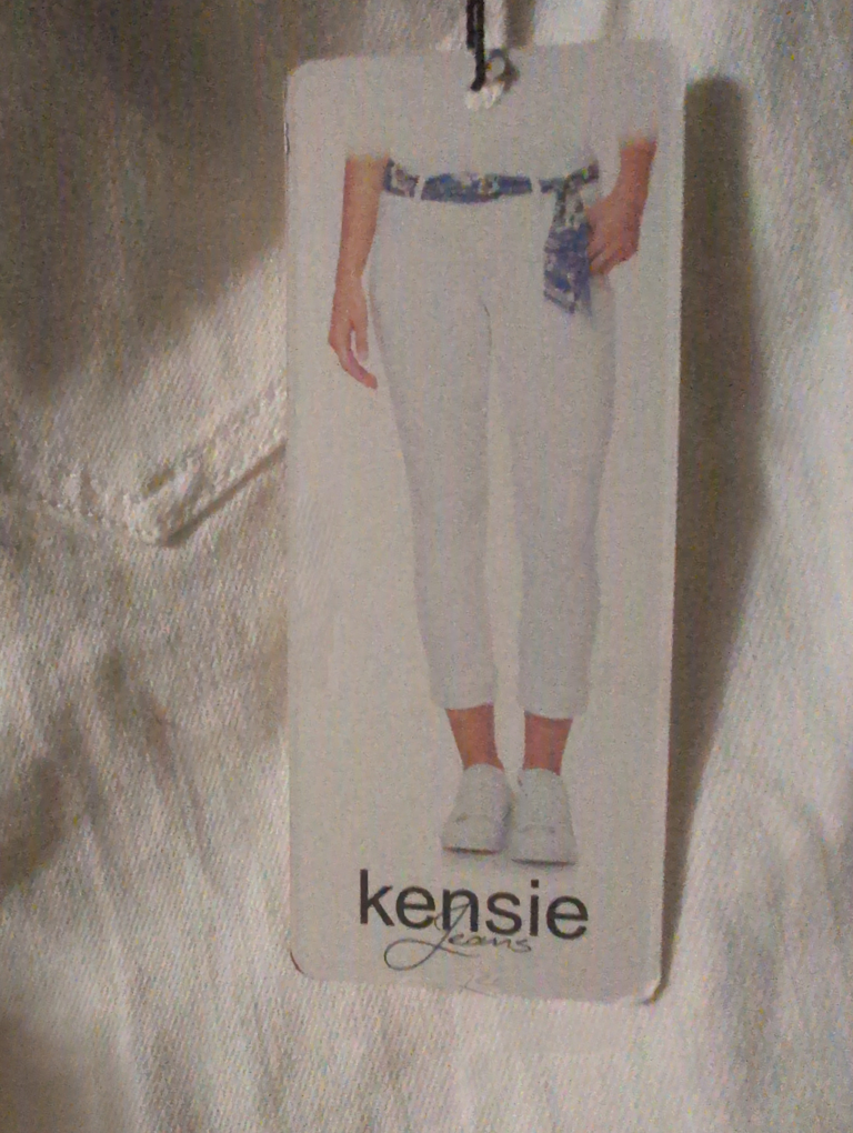 Kensie White Jean Capris - Size 10  * New with tags! - photo 4