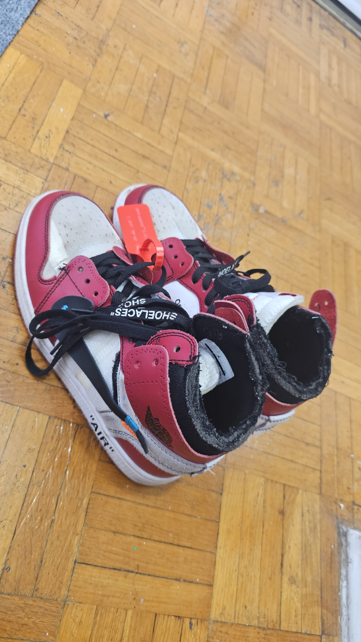 Nike Air Jordan 1 Retro High Off-White Chicago - Size 7