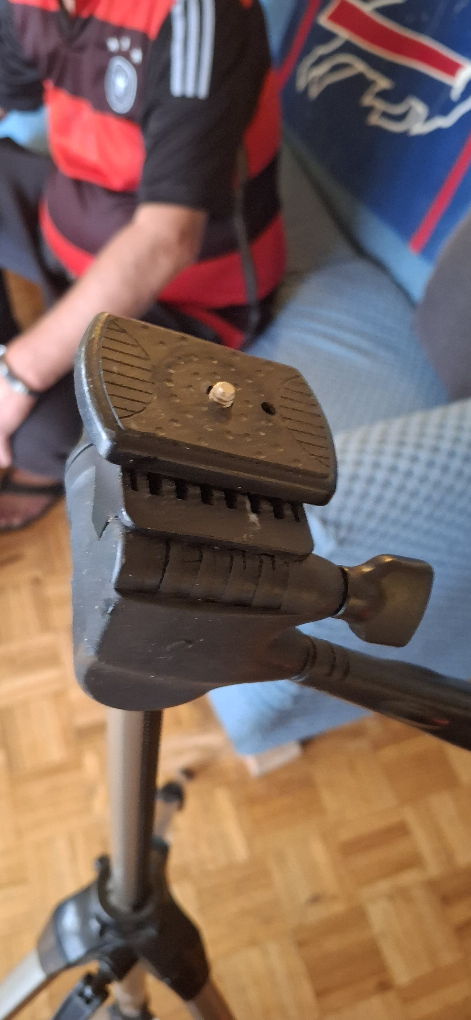 SLIK U8000 64 inch Tripod - photo 5