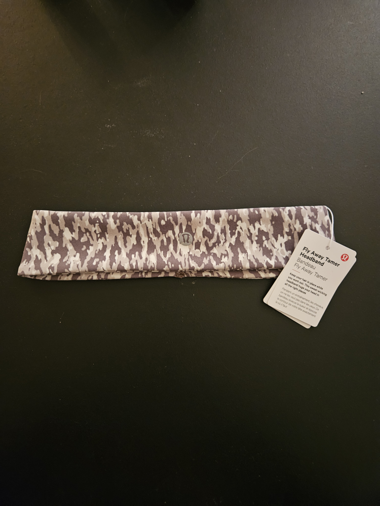 Lululemon Fly Away Tamer Headband