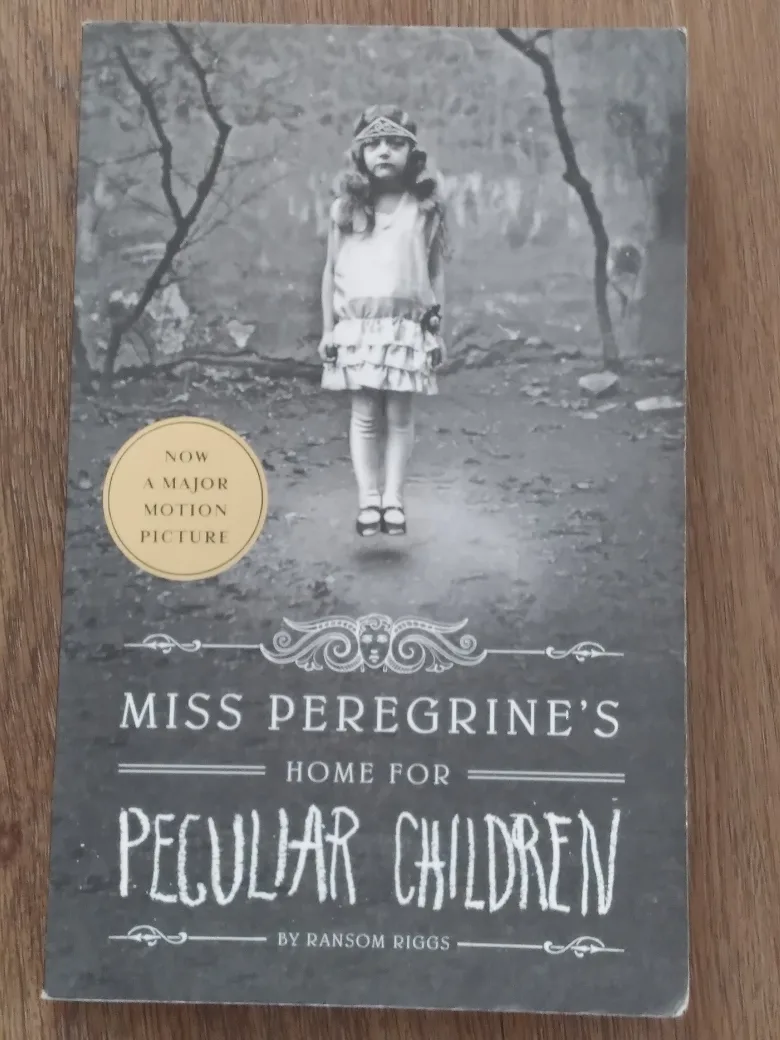 Miss Peregrine's Home for Peculiar Children by Ransom Riggs thumbnail