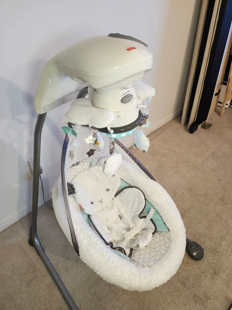 Fisher-Price Sweet Snugapuppy Dreams Cradle 'n Swing image indicator(8)