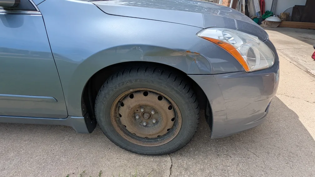 2010 Nissan Altima image indicator(9)