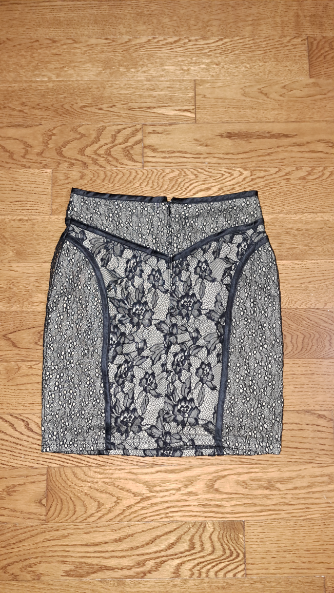 Forever 21 Lace Mini Skirt - Size S - photo 2