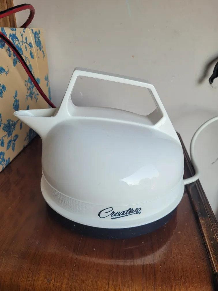 Creative Electric Kettle - Model B thumbnail