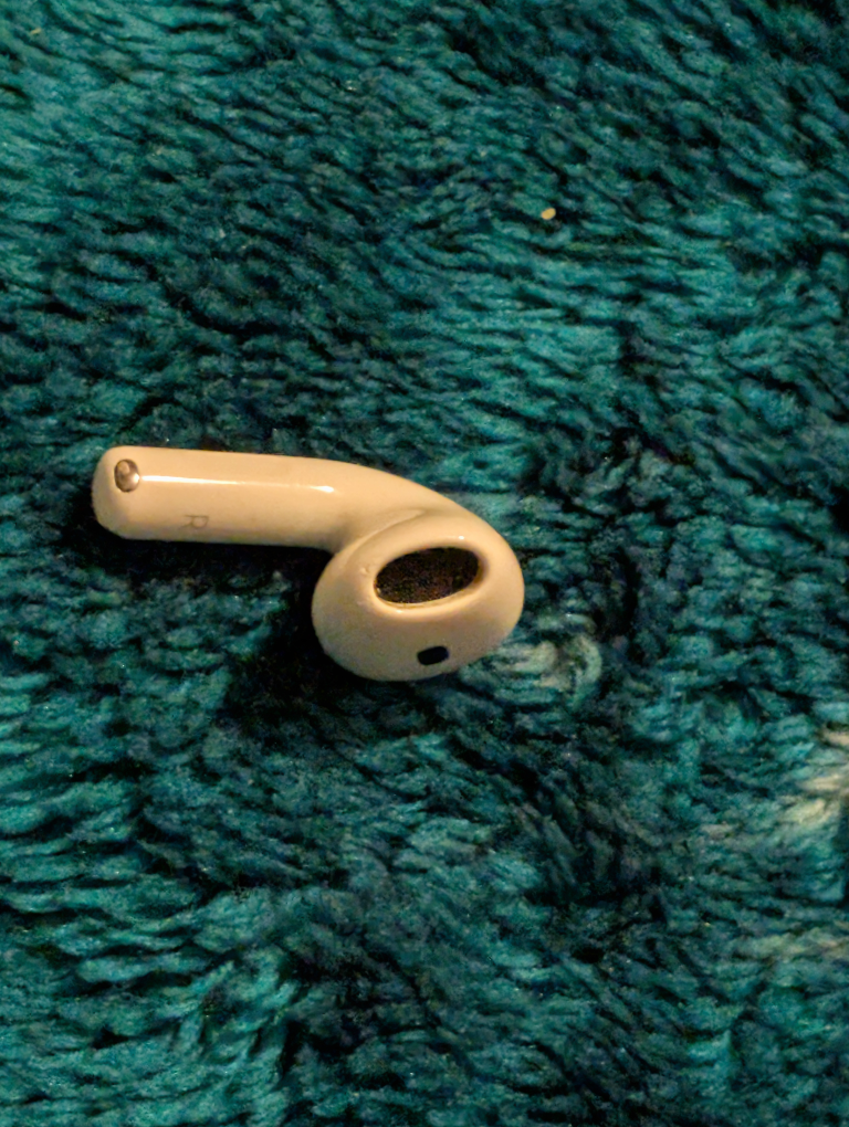 Apple AirPod Pro four  generation (Right Ear) - photo 2