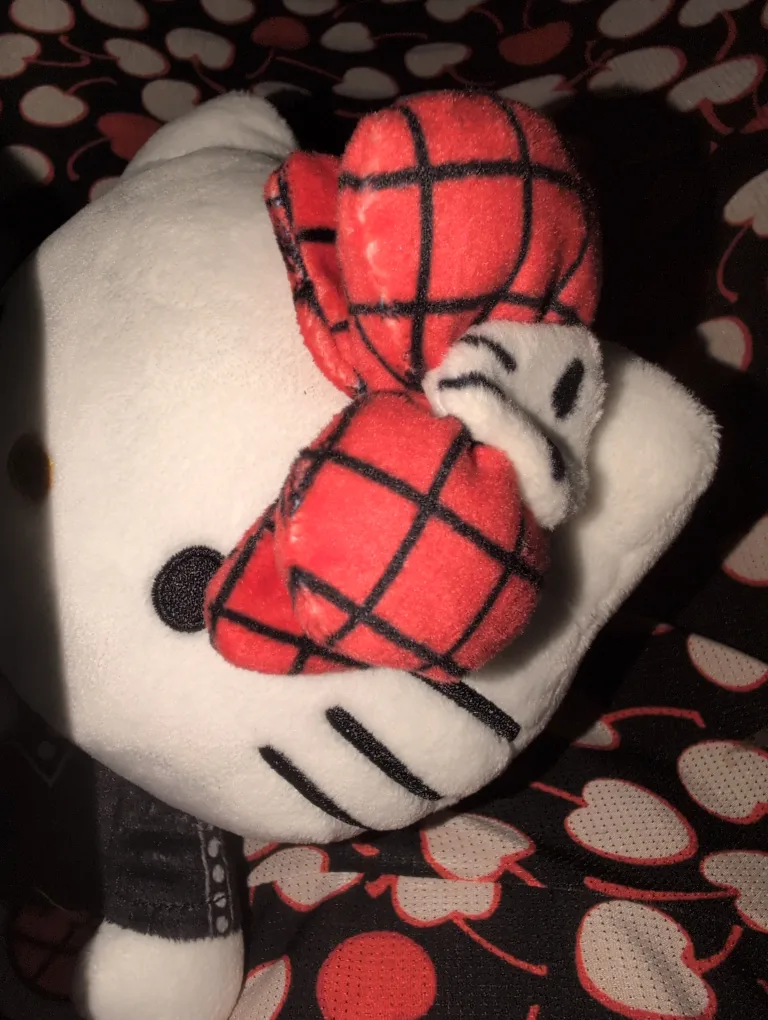 Hello Kitty Plush Toy image indicator(2)