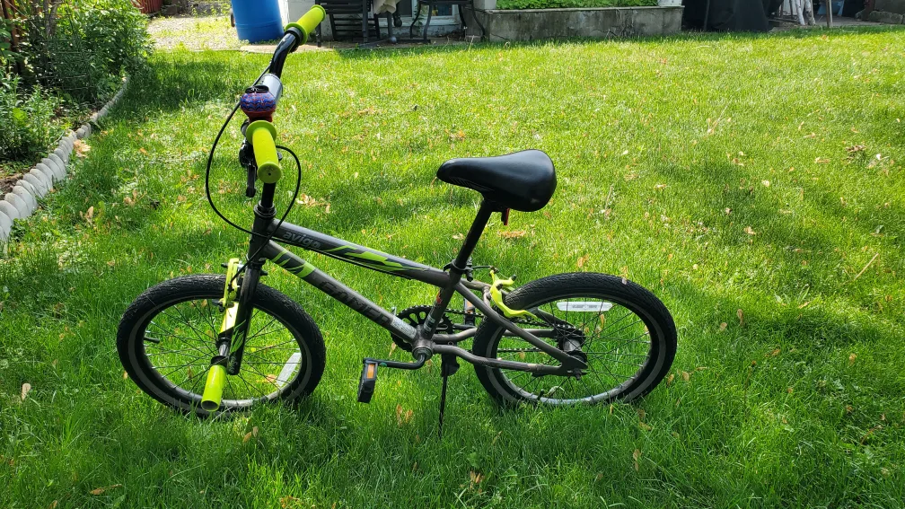 Avigo BMX Bike - Youth Size thumbnail