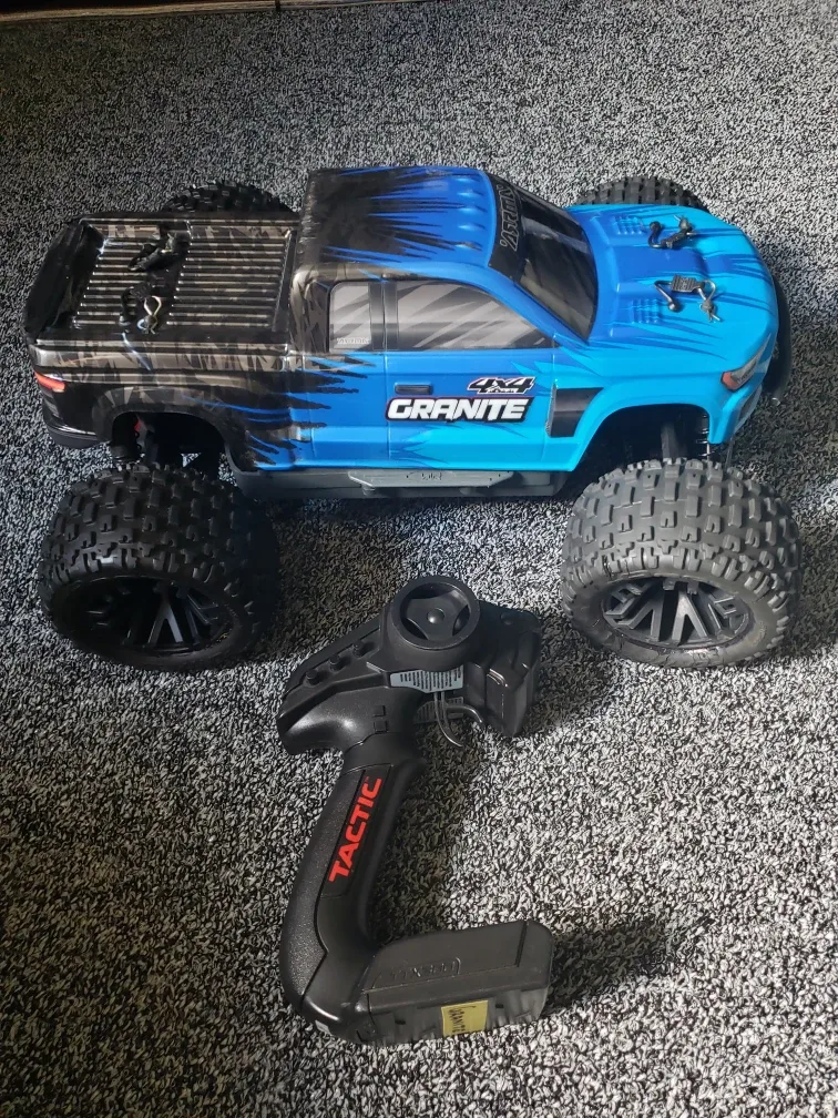 Arrma Granite 4x4 RC Truck thumbnail