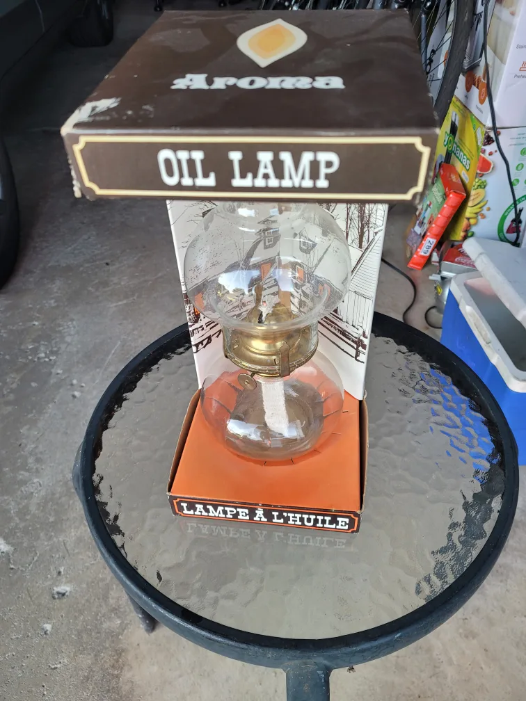 Aroma Oil Lamp - Lampe à l'huile thumbnail