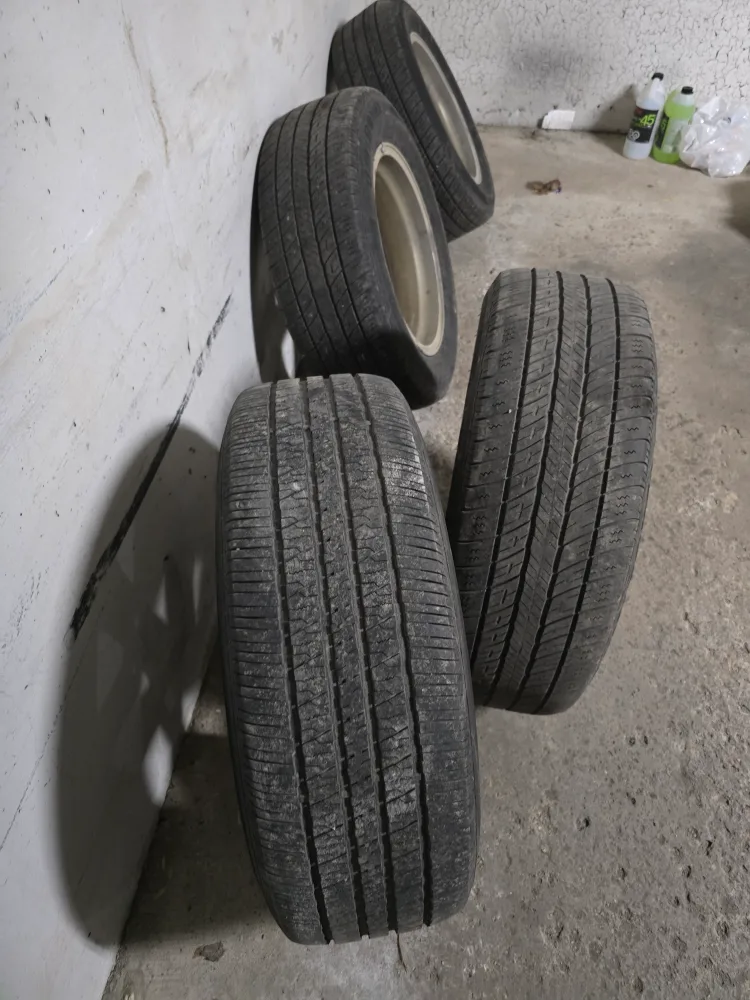 All season tires with Toyota rims, Sienna 2013 Manual & Lock Key image indicator(6)