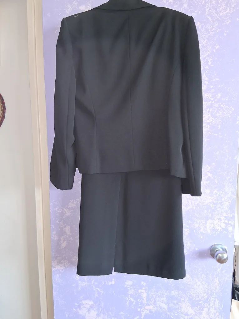 Ingenuity Black Skirt Suit - Made in Canada image indicator(3)