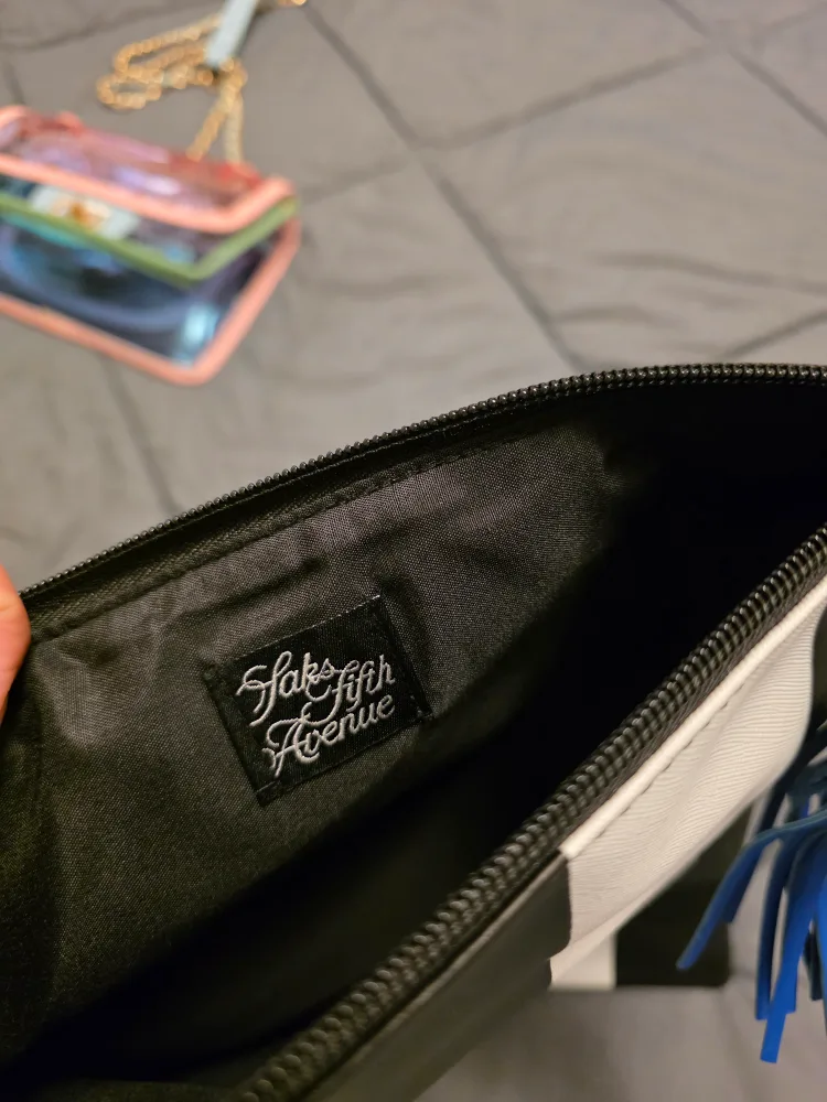 Saks Fifth Avenue Bag/Clear Bag/Beaded Bag image indicator(4)