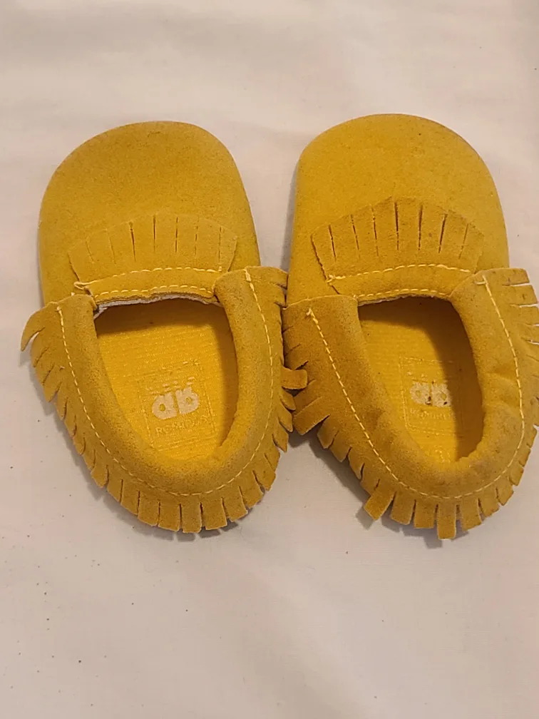 Robeez Yellow Faux Suede Moccasins, size 4-5 thumbnail