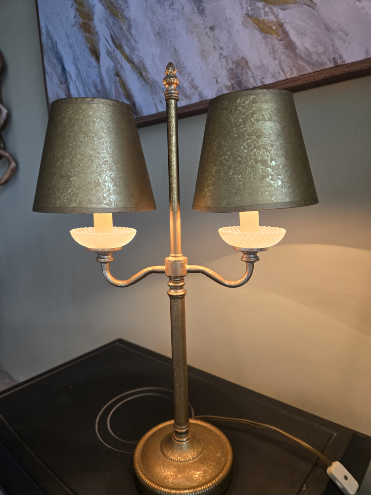 Vintage Gold Twin-Shade Table Lamp