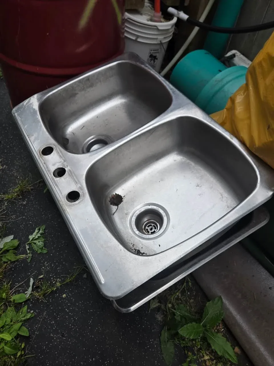 Stainless Steel Sinks thumbnail