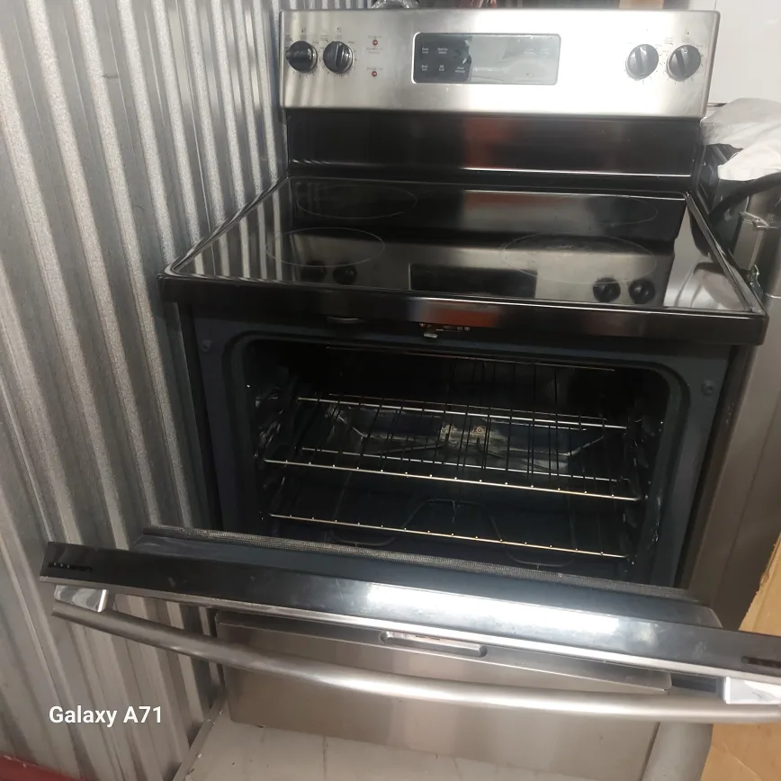 GE Stainless Steel Electric Range image indicator(2)