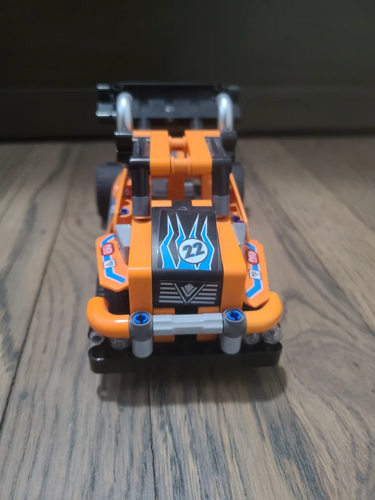 Lego Technic 42104 Race Truck image indicator(9)