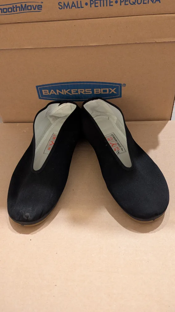 Free Men's Chinese Slipper