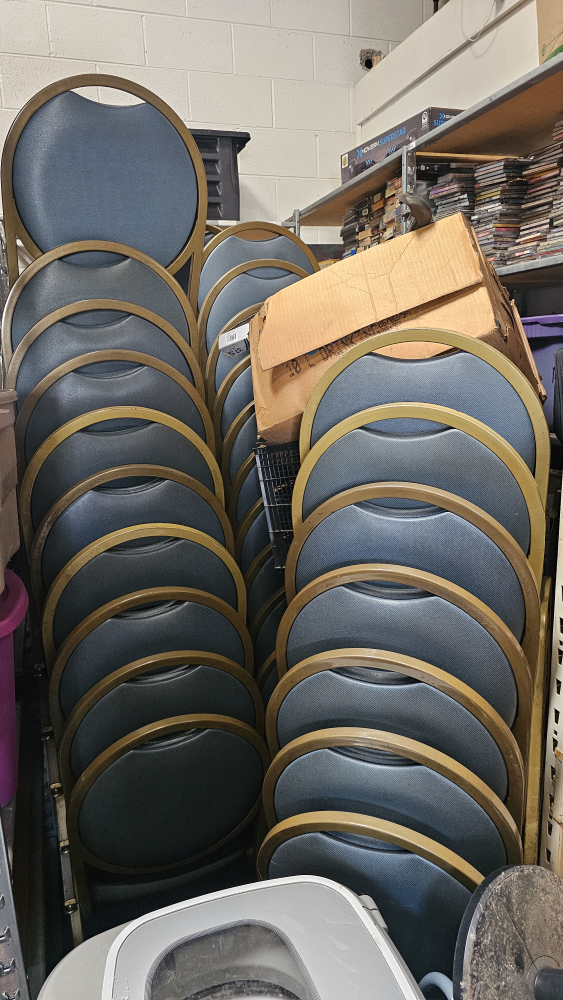 banquet chairs - photo 2