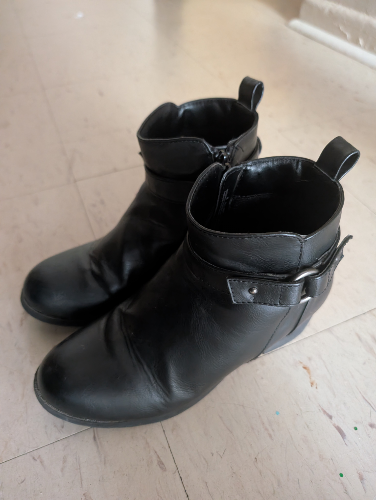 Girls' Black Ankle Booties - photo 2