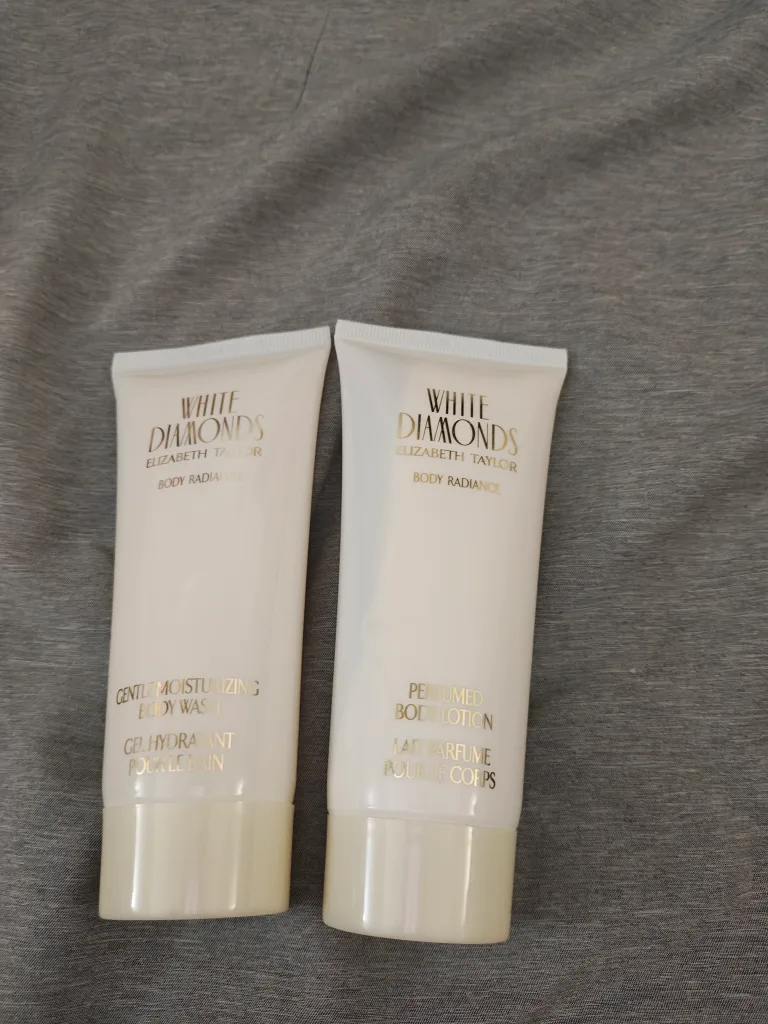 White Diamonds Elizabeth Taylor Body Radiance Lotion & Wash thumbnail
