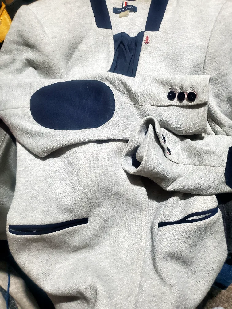 ❤Free Tommy Hilfiger Blazer - Size 4 image indicator(2)