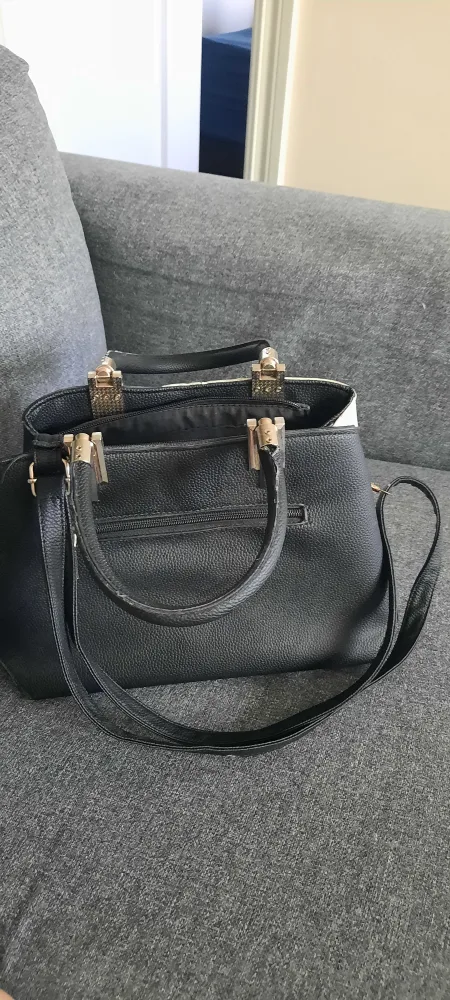 Black & White Handbag image indicator(2)