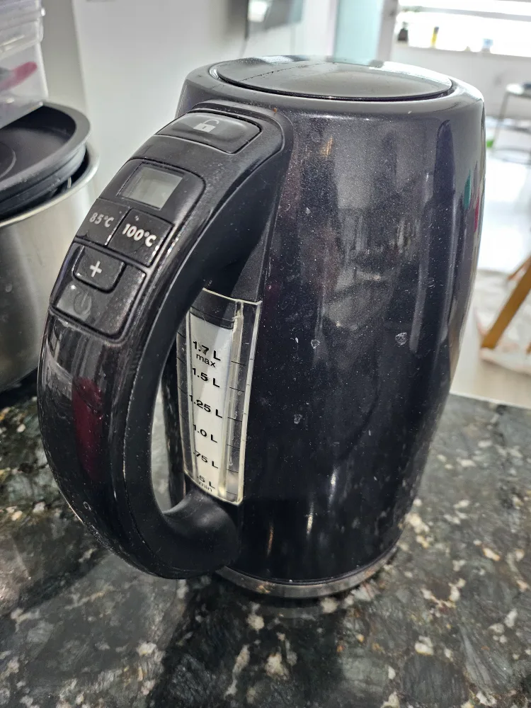 Kettle with temperature settings thumbnail