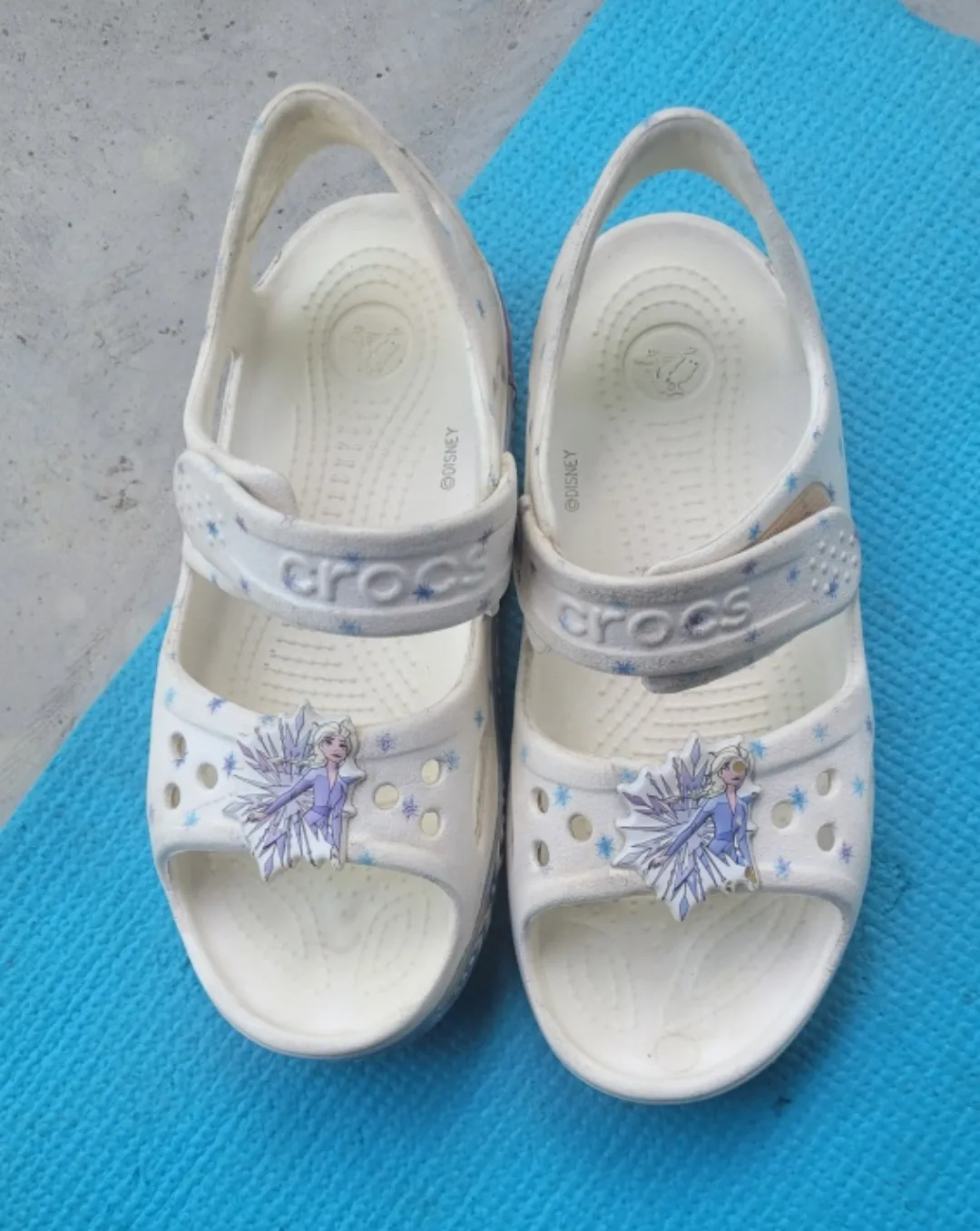 Crocs Frozen Sandals - Size J1 thumbnail