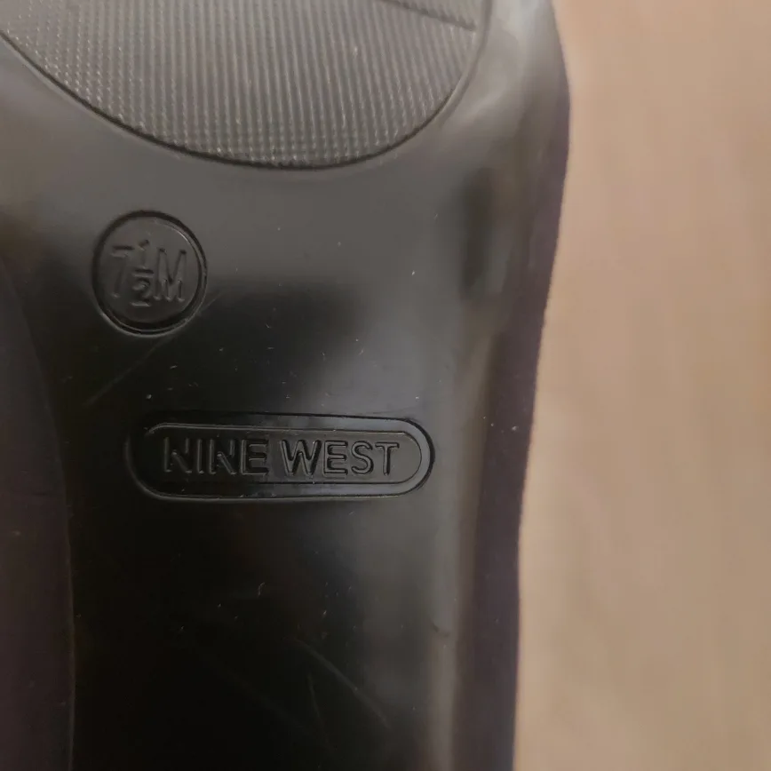 Nine West Size 7.5 classic shoes woman party NEW image indicator(5)