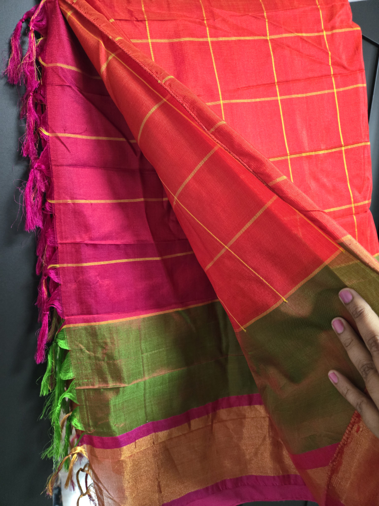 Red & Gold Checkered Saree - photo 2