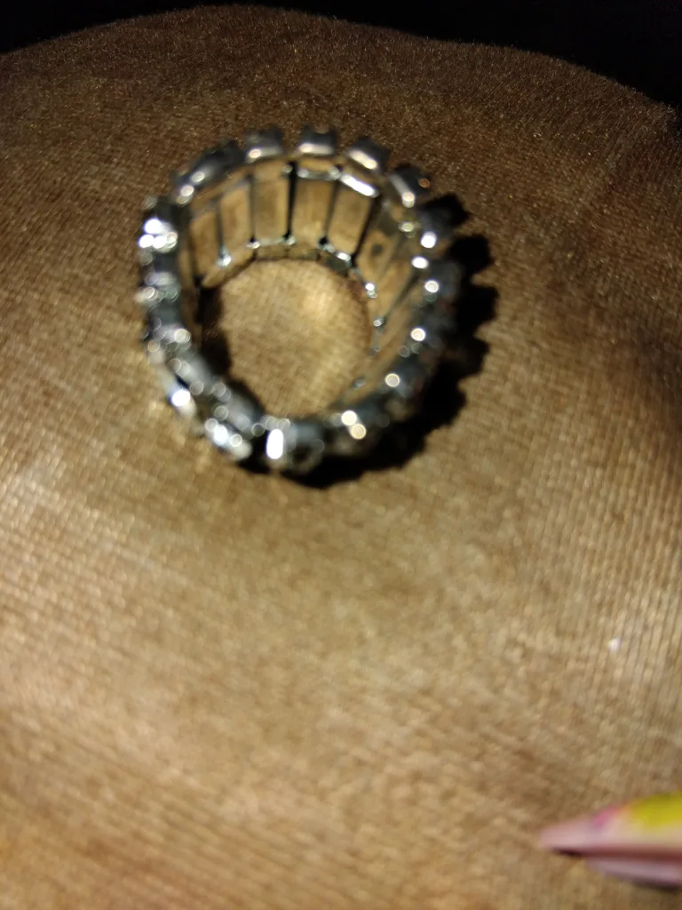 Rhinestone Stretch Ring image indicator(2)