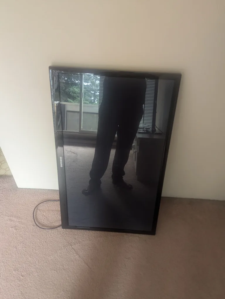 Samsung 45 inches TV thumbnail