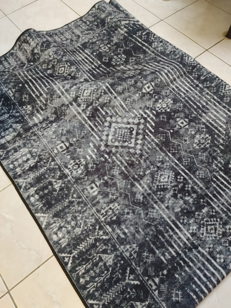 💚6 FT 11" x 4 FT 11" MACHINE WASHABLE AREA RUG - photo 4