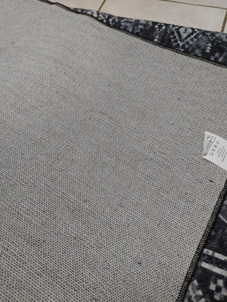💚6 FT 11" x 4 FT 11" MACHINE WASHABLE AREA RUG - photo 5