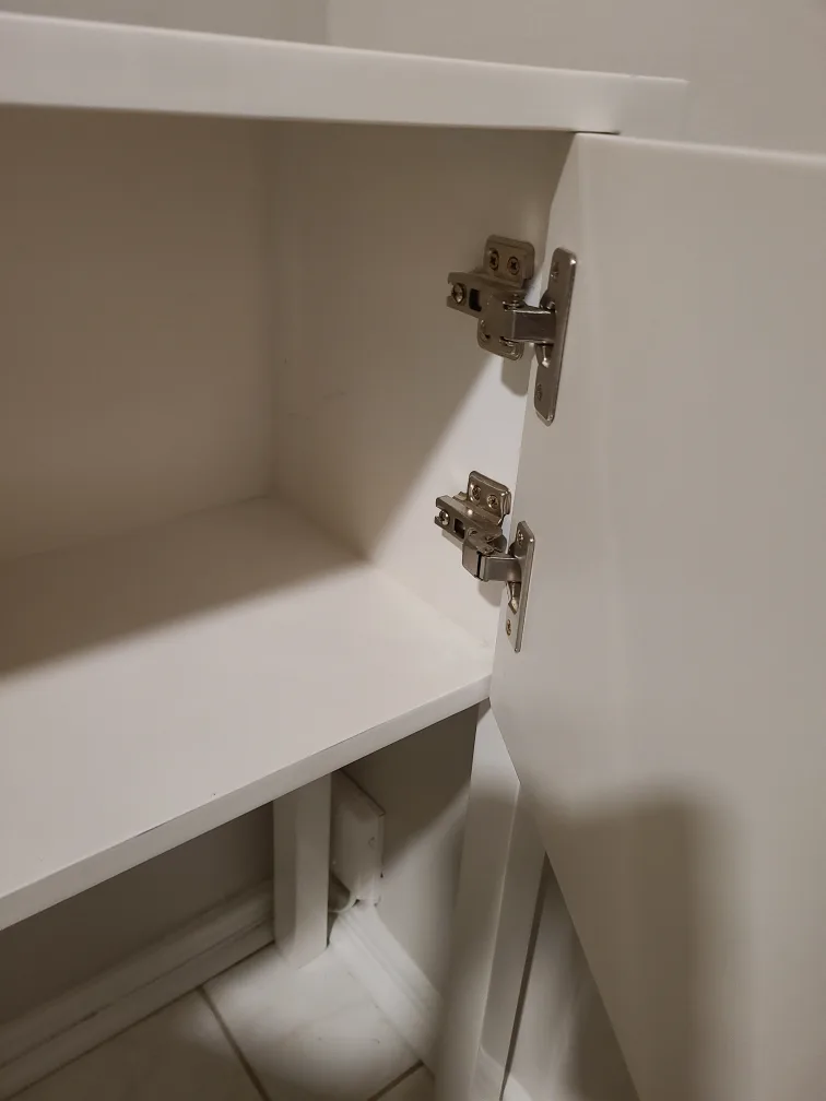 White Cabinet with a gloss lacquer finish image indicator(4)