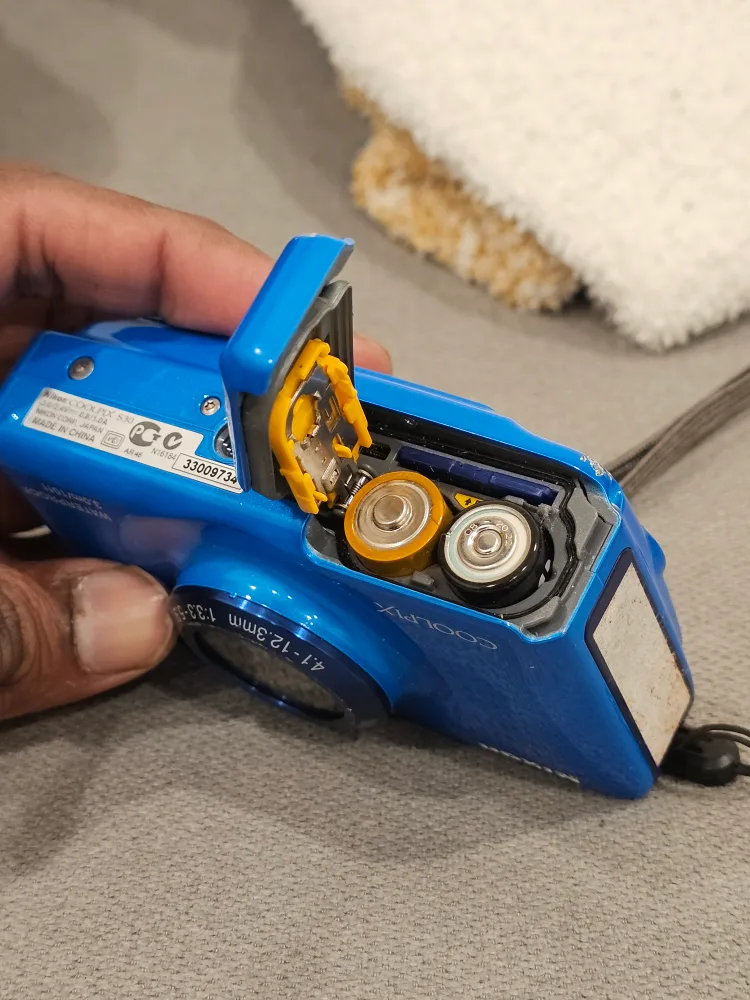 Nikon Coolpix Waterproof Digital Camera image indicator(3)