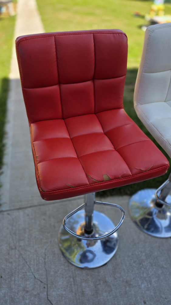 4 Bar Stools - Red and White - photo 3