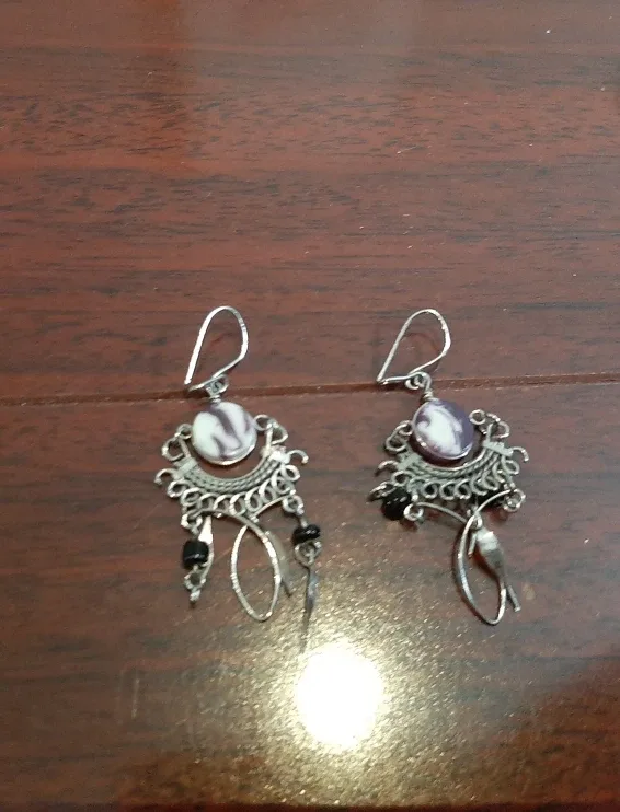 FREE Dangle Earrings image indicator(2)