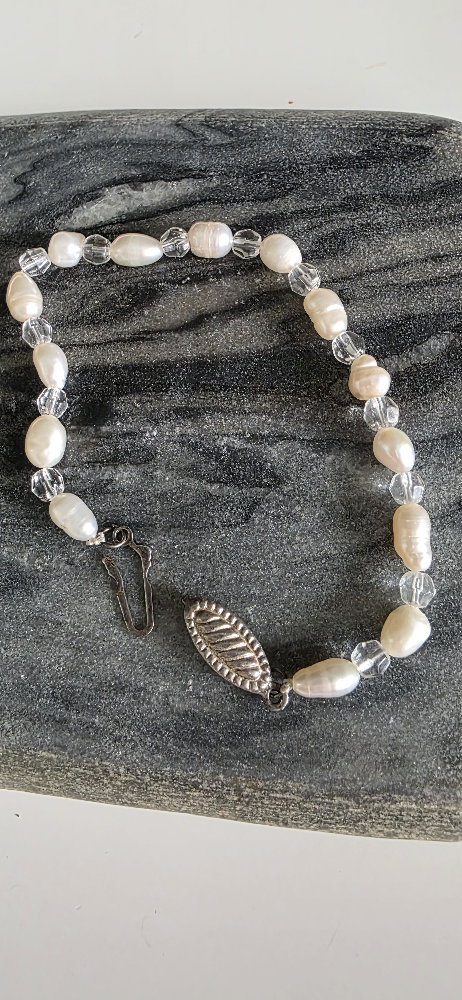 Vintage Pearl and Crystal Beaded Bracelet