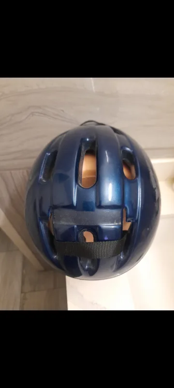 Blue Adult Bike Helmet - Size M #Freecycle image indicator(3)