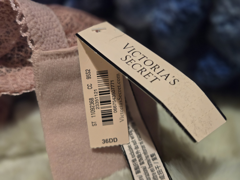 Victoria's Secret Bra - 36DD - photo 2